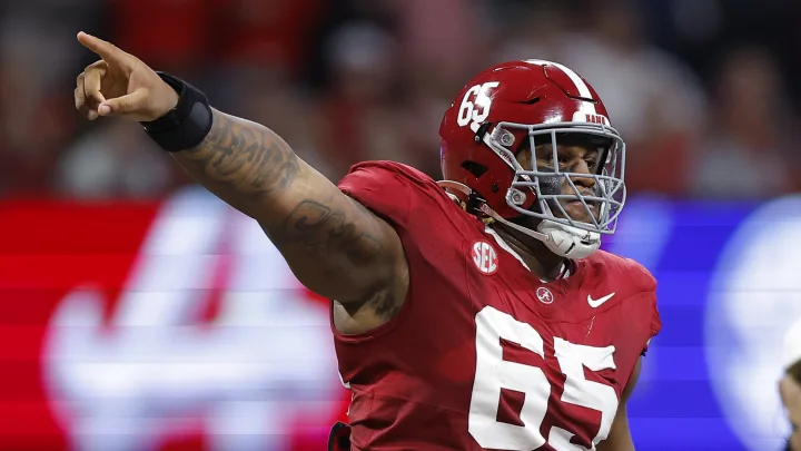 49ers strengthen defense early in the Athletic’s seven-round mock draft after…..