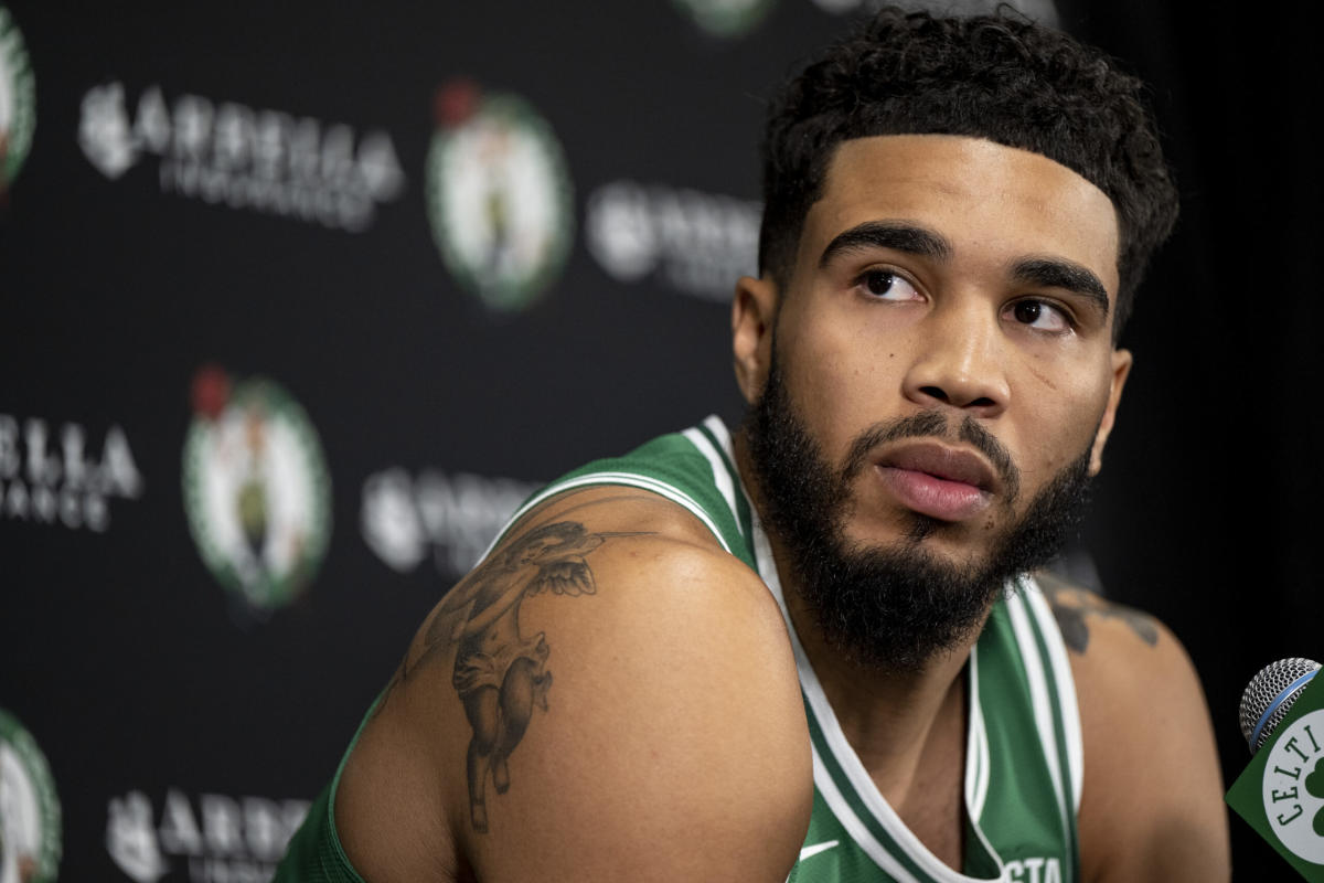 ‘show some respect, man!, show some respect!: Celtics’ Jayson Tatum gets upset and walks out of interview after he was accused of…