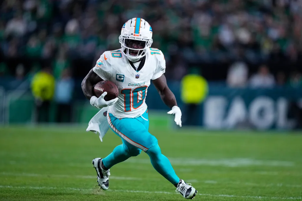 Just in: The Dolphins lost to the Titans, but WR Tyreek Hill won our hearts with his…read more